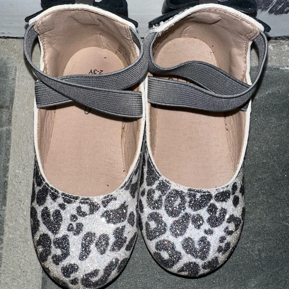 Monkey Feet Glitter Gray Leopard Print Stylish Leather Strap & Bow Slide’s